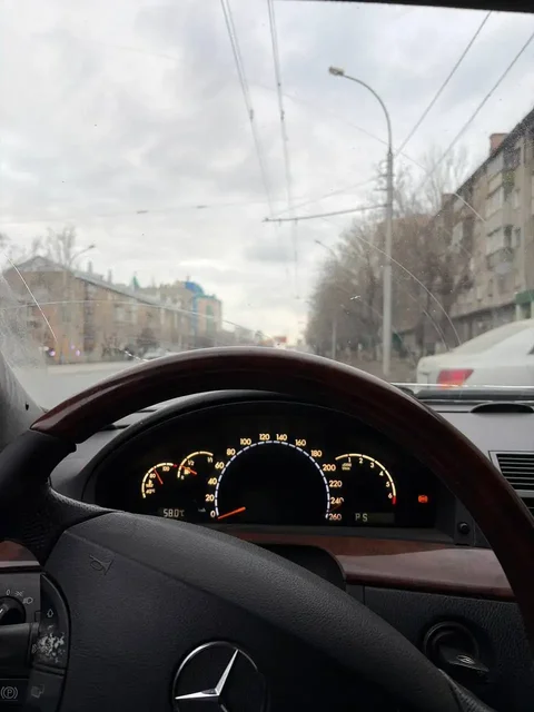 Mercedes-Benz S220 с двигателем 5.0 - Автозвук в Новосибирск