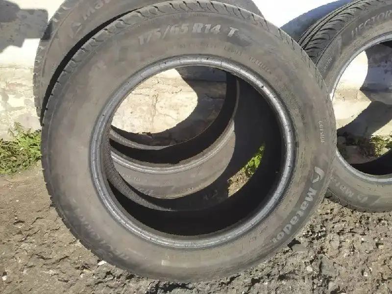 Продам резину 175/65R14 - Шины и диски (Авто) в Новосибирск
