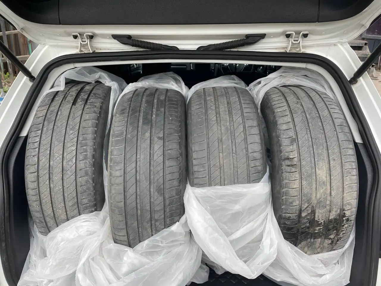 Продажа шин 225/45 R17 - Шины (Авто) в Новосибирск