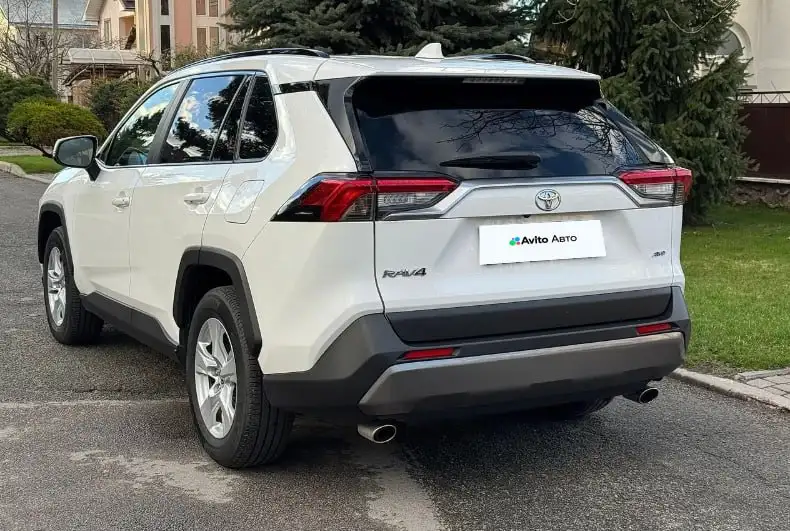 Toyota RAV4 2019 - Toyota RAV4 (Авто) в Новосибирск
