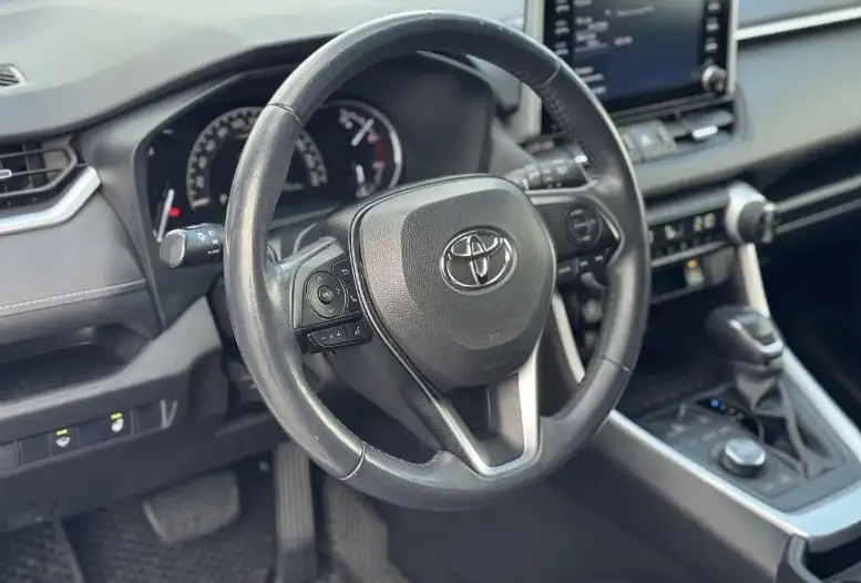 Toyota RAV4 2019 - Toyota RAV4 (Авто) в Новосибирск
