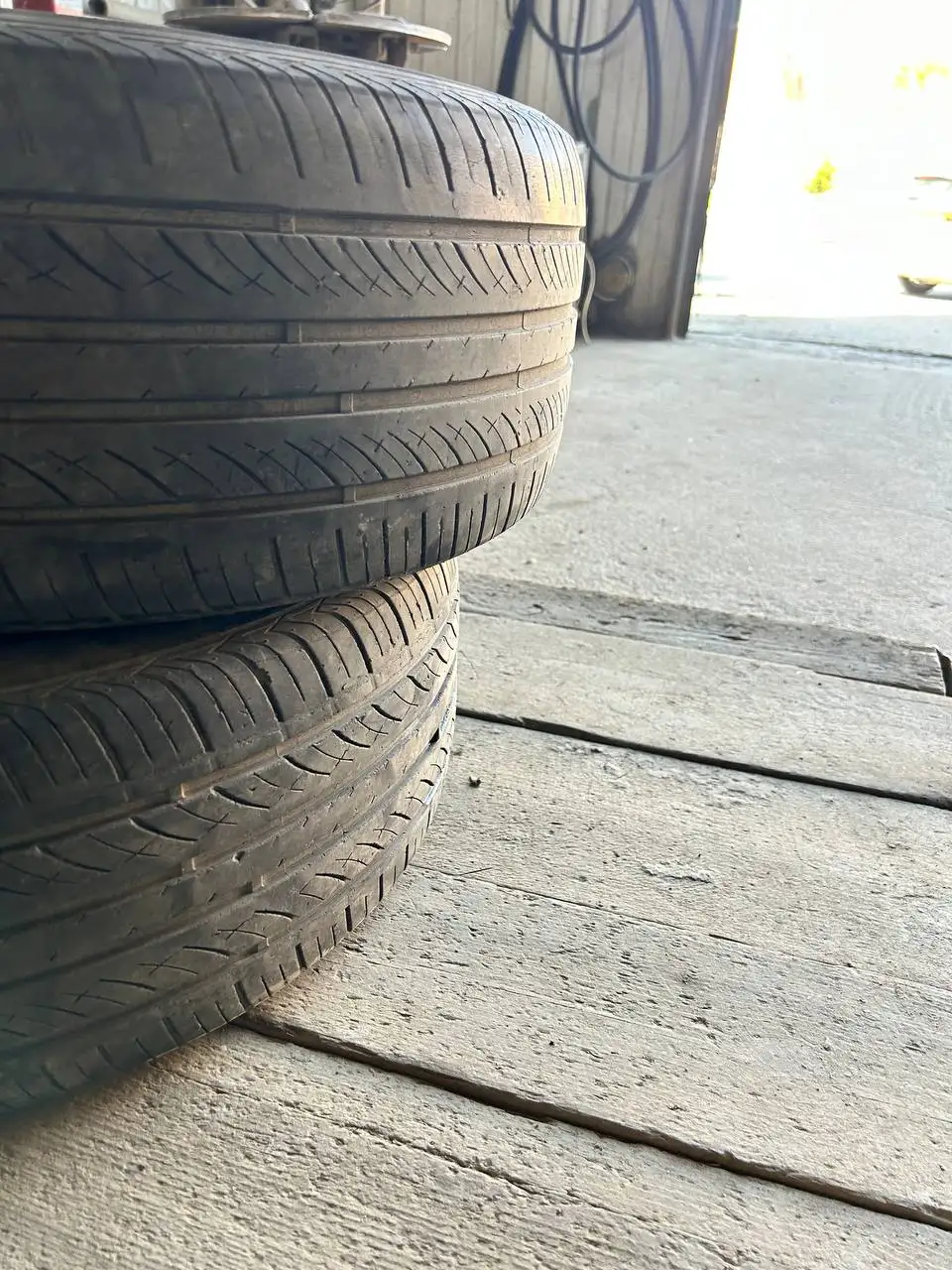 Продам шины 215/50/17 - Шины (Авто) в Новосибирск