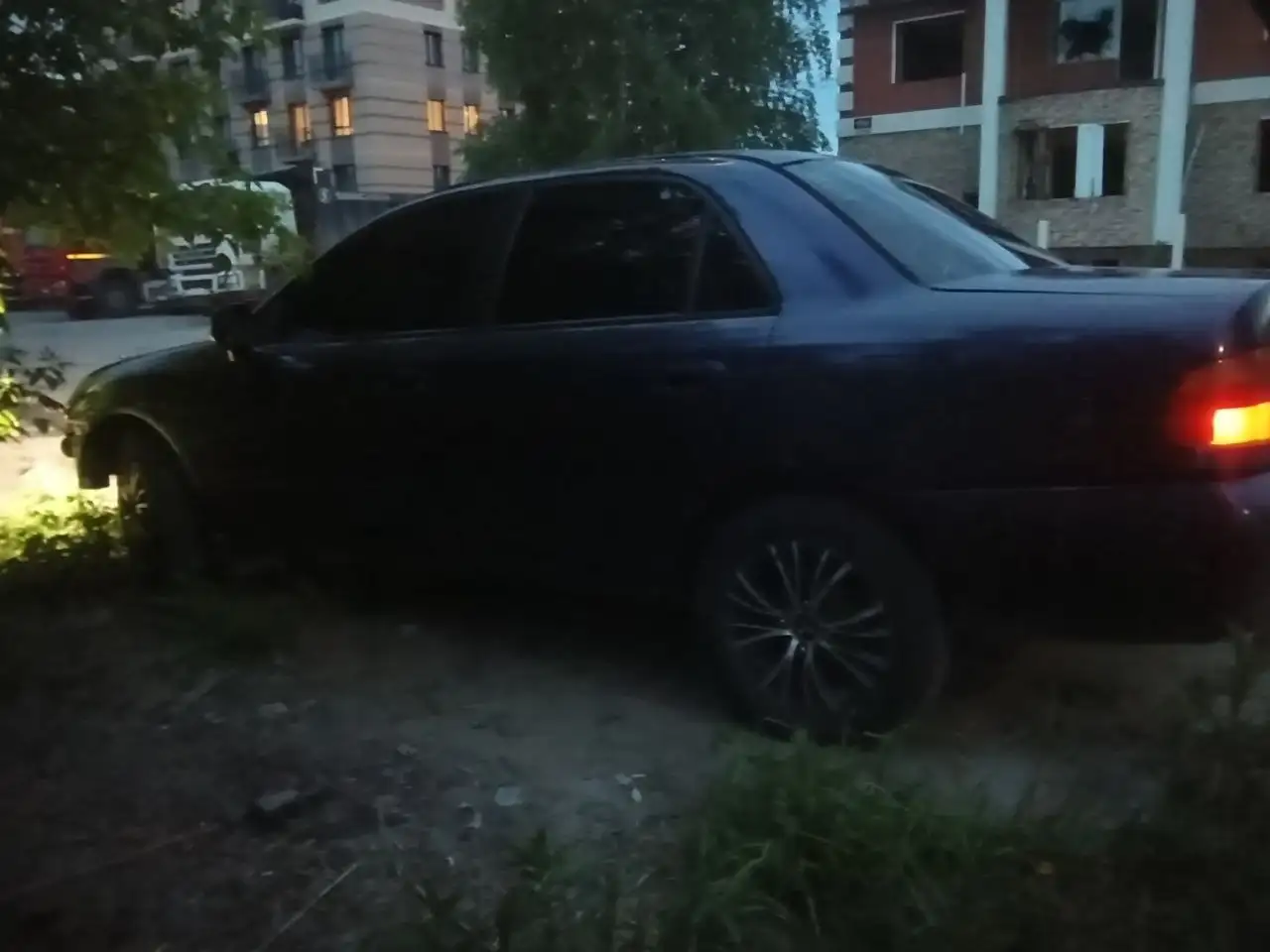 Mitsubishi Carisma 1997 1.8 - Легковые (Авто) в Новосибирск