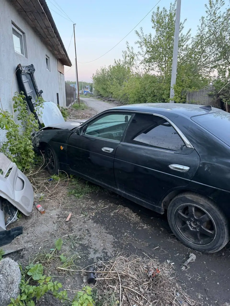 Nissan Laurel 2000г - Авто в Новосибирск