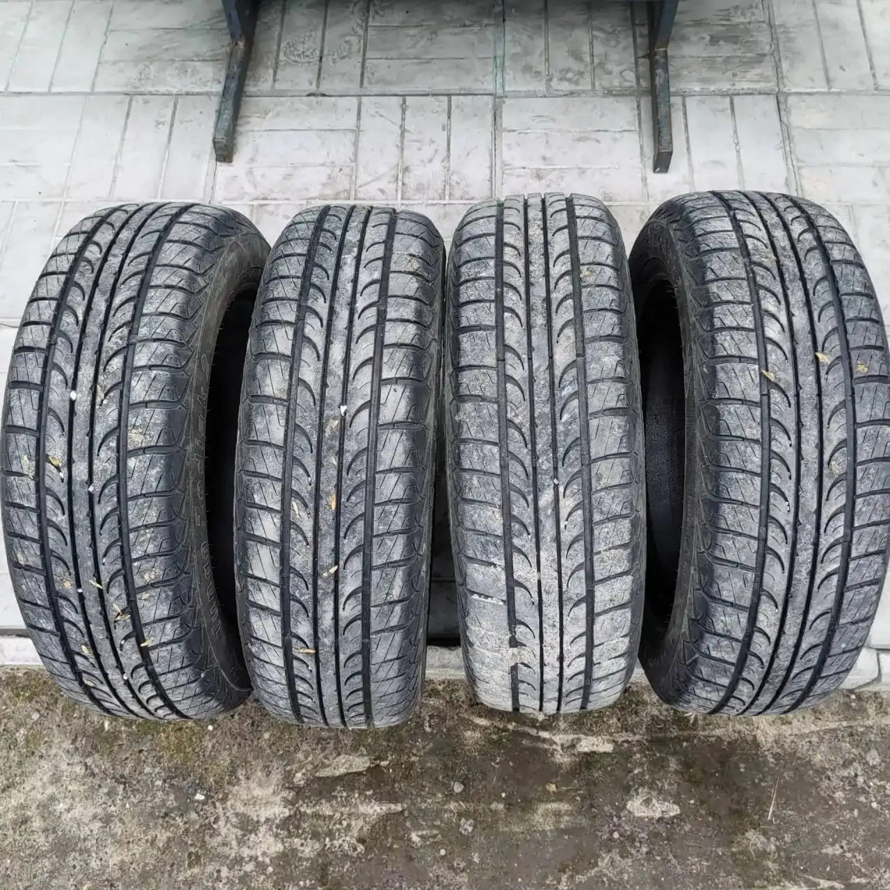 Резина R14 185/65 лето - Шины (Авто) в Новосибирск