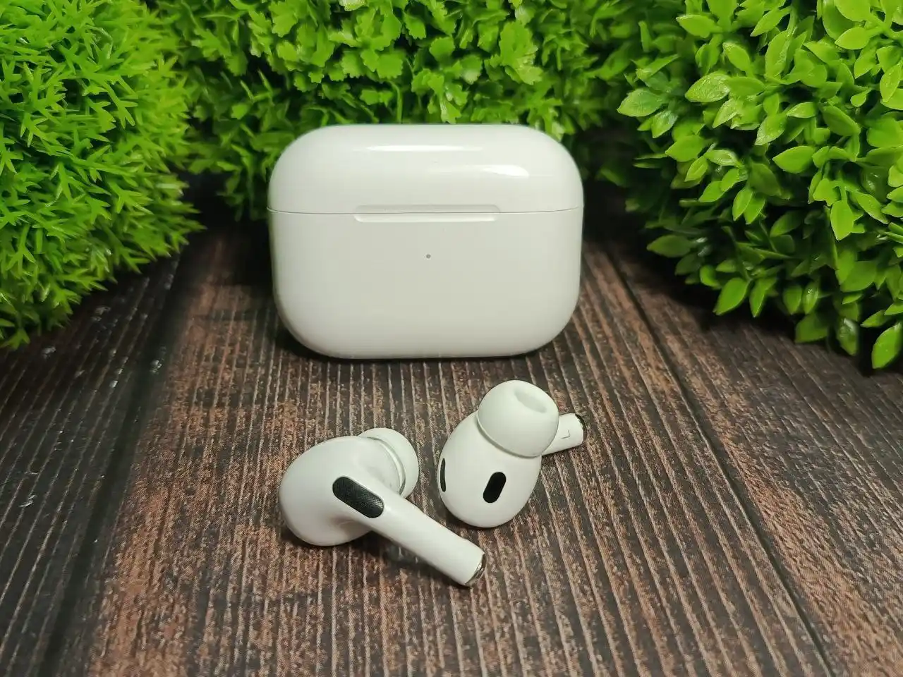 Продам наушники AirPods pro 2 и AirPods 3