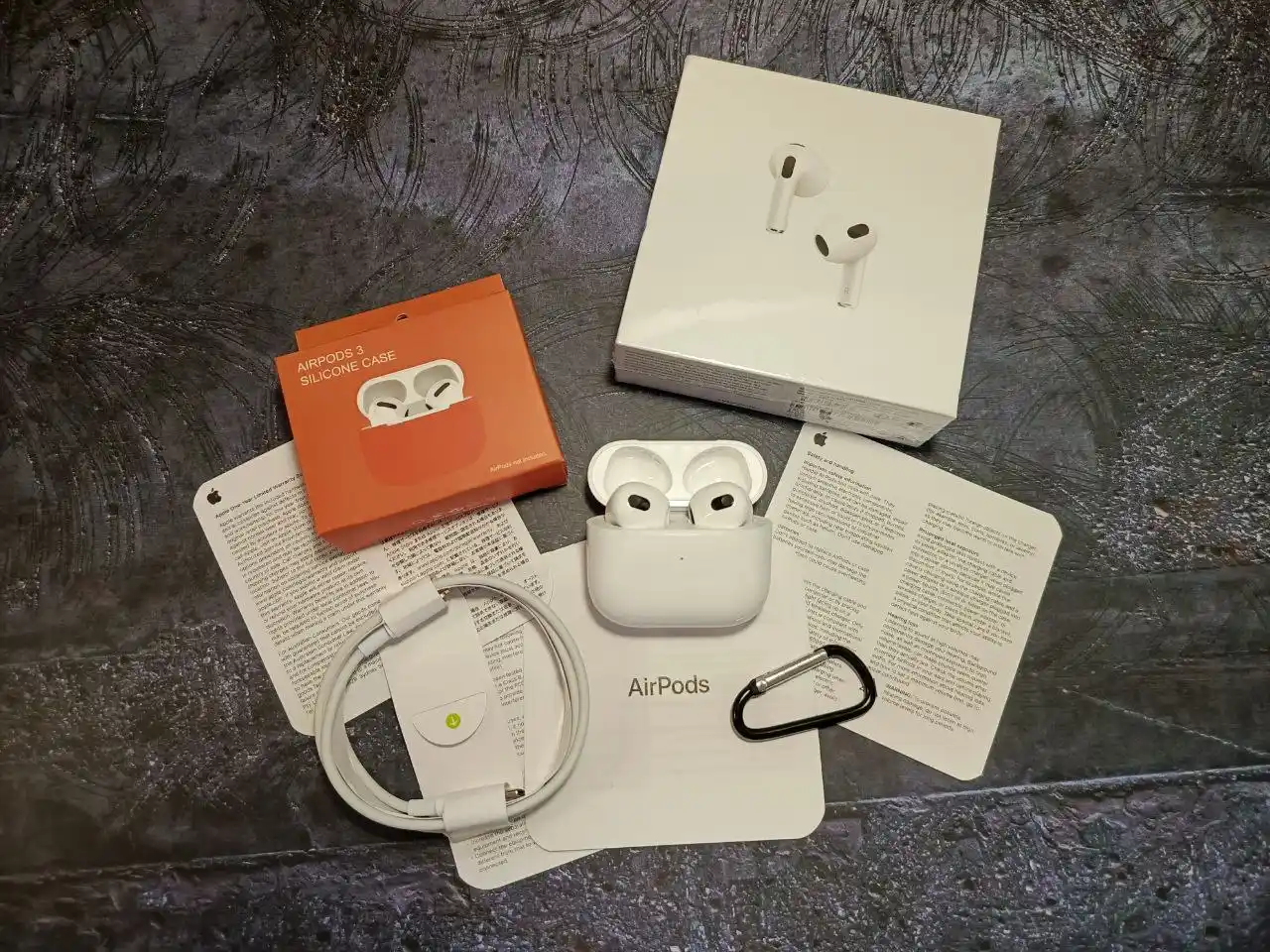 Продам наушники AirPods pro 2 и AirPods 3
