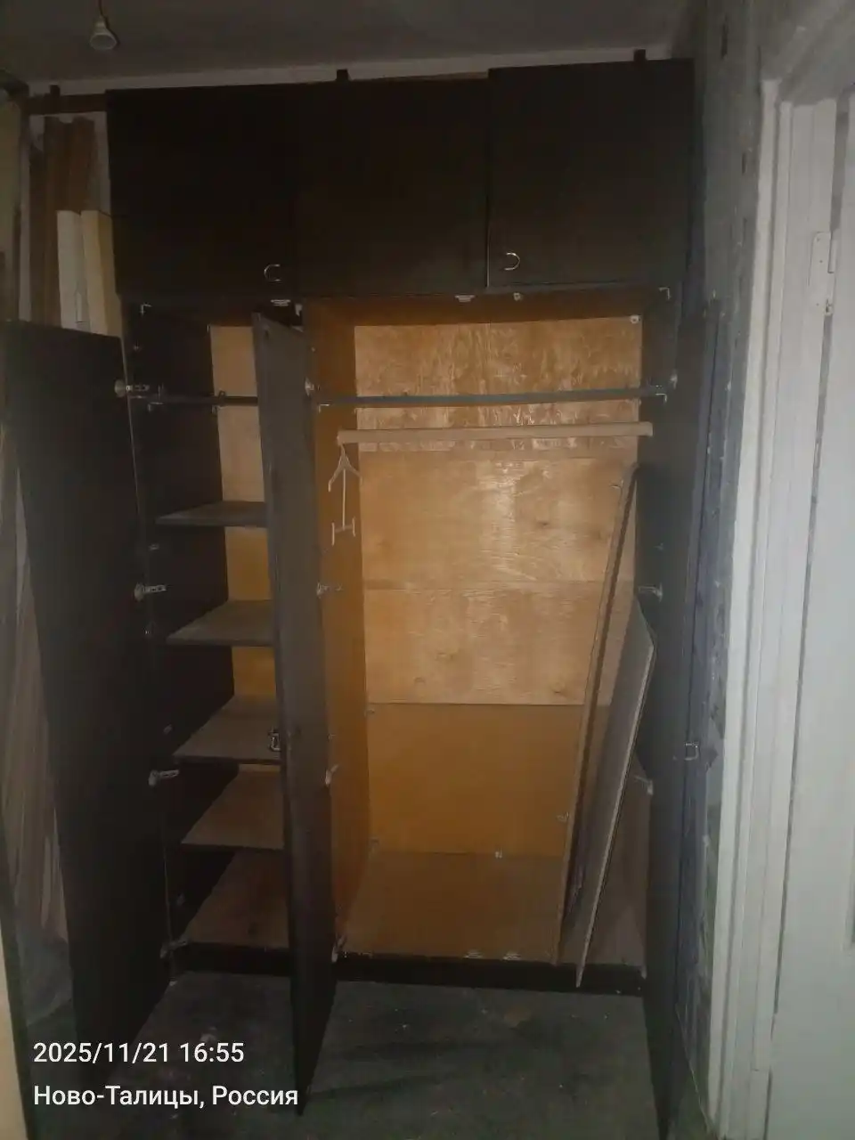 Шкаф с антресолью б/у