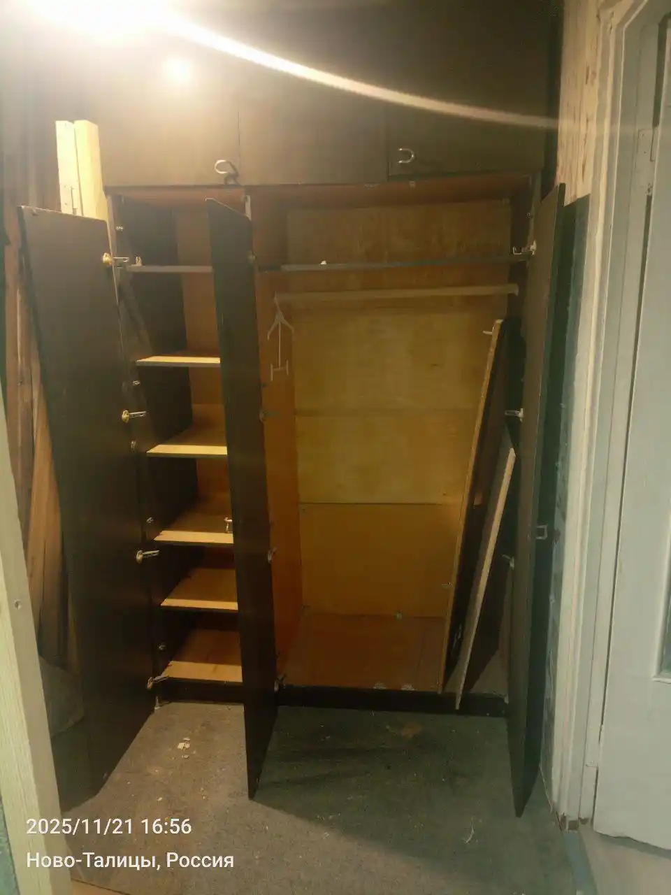 Шкаф с антресолью б/у