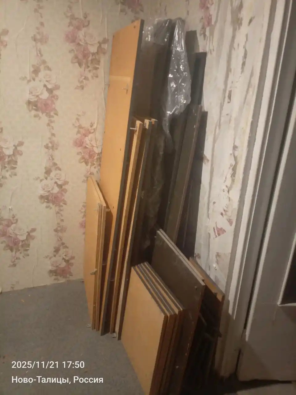 Шкаф с антресолью б/у