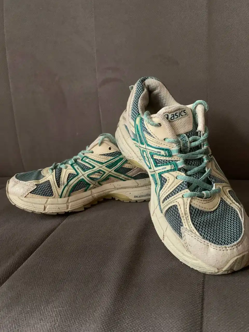 Кроссовки ASICS размер 35