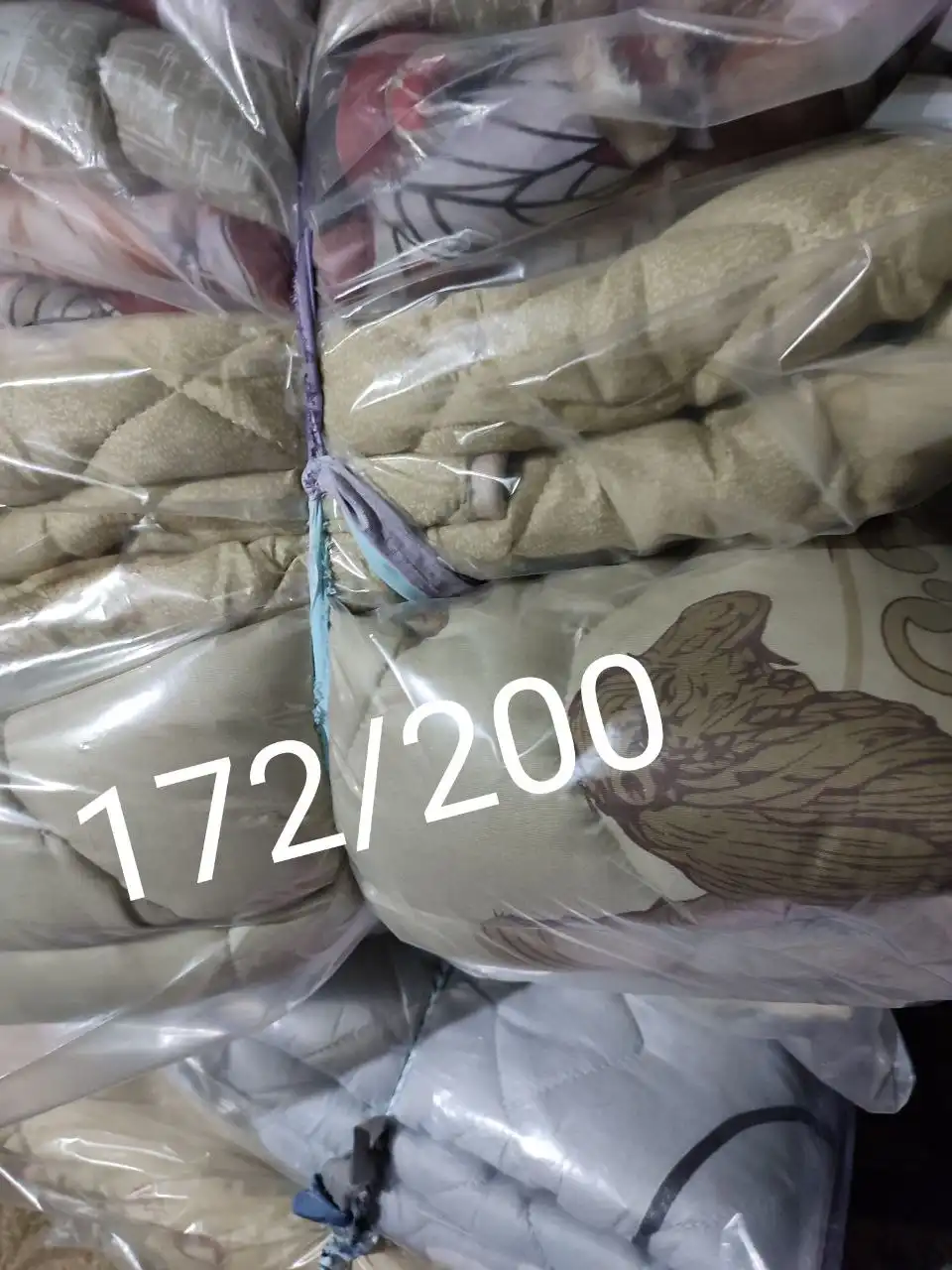 Новые одеяла с незначительным браком