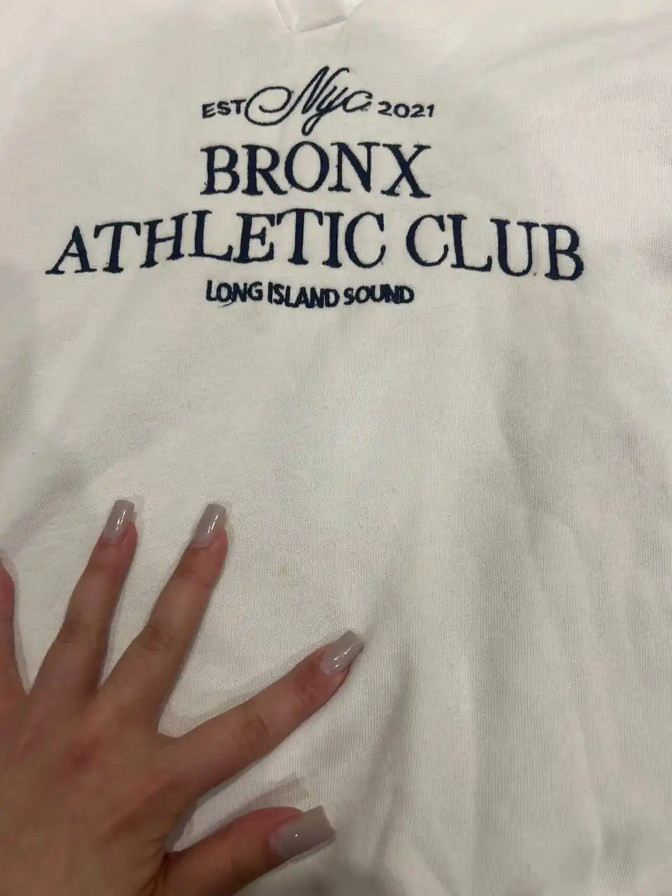 Продажа одежды: костюмы, платья, куртки, штаны