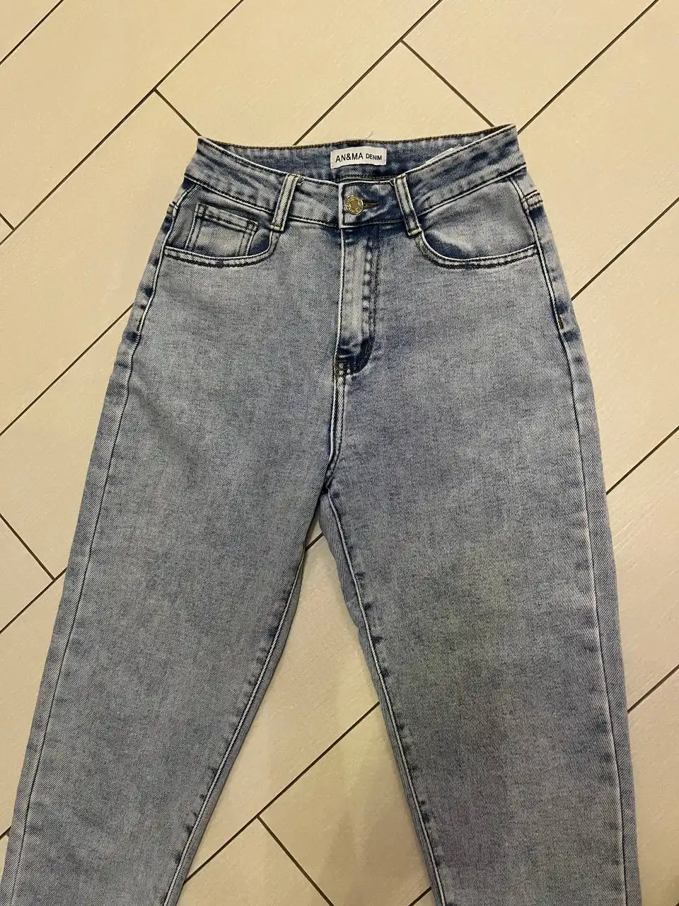 Женские джинсы-бананы в отличном состоянии