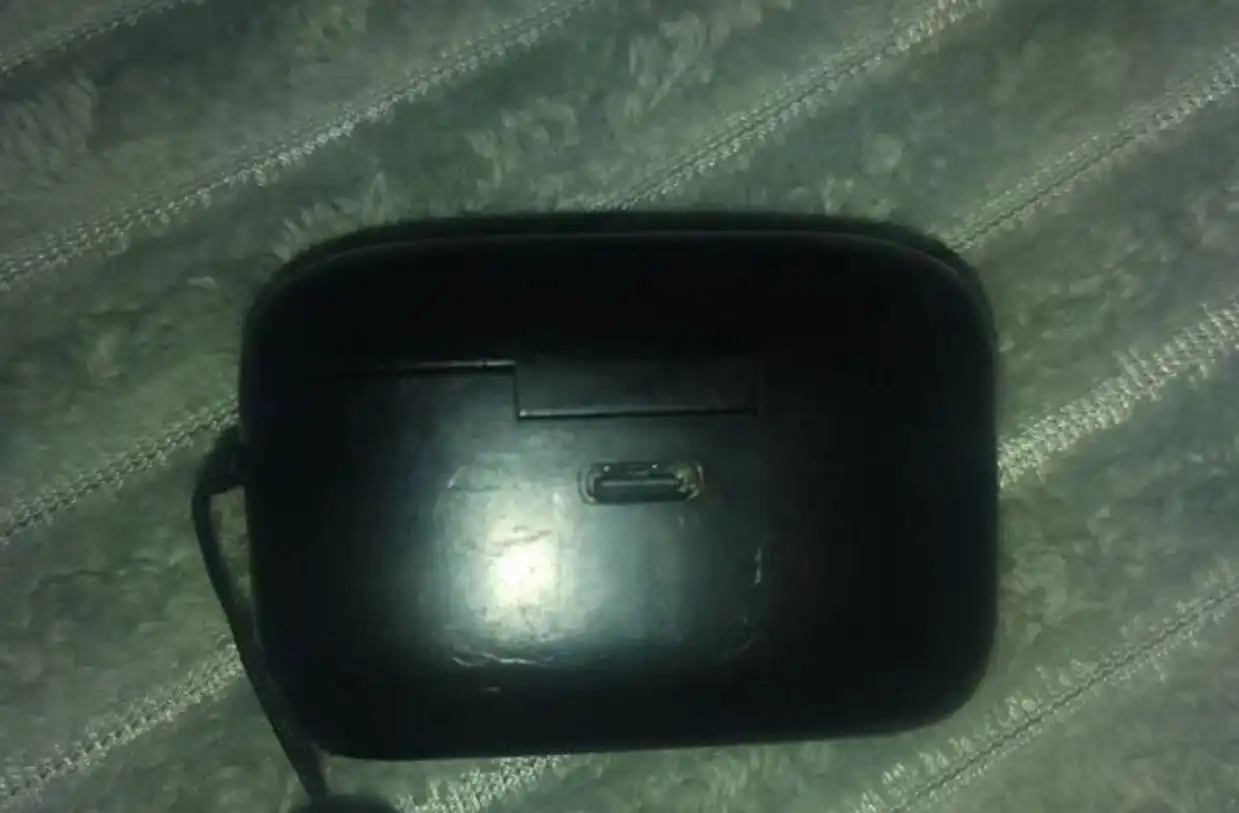 Наушники Soundcore A25i с мелкими царапинами