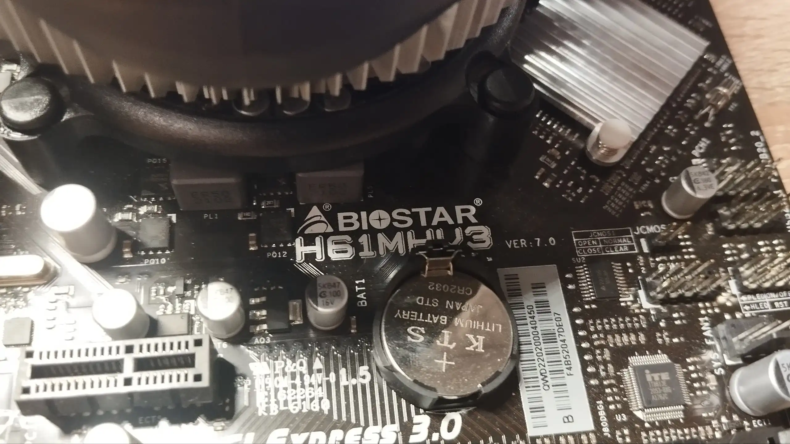 Продам материнскую плату с i3 и видеокарту GTX 650 1GB