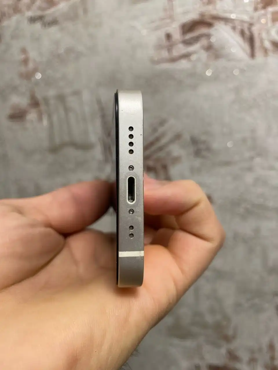 Продам iPhone 13 mini с трещиной