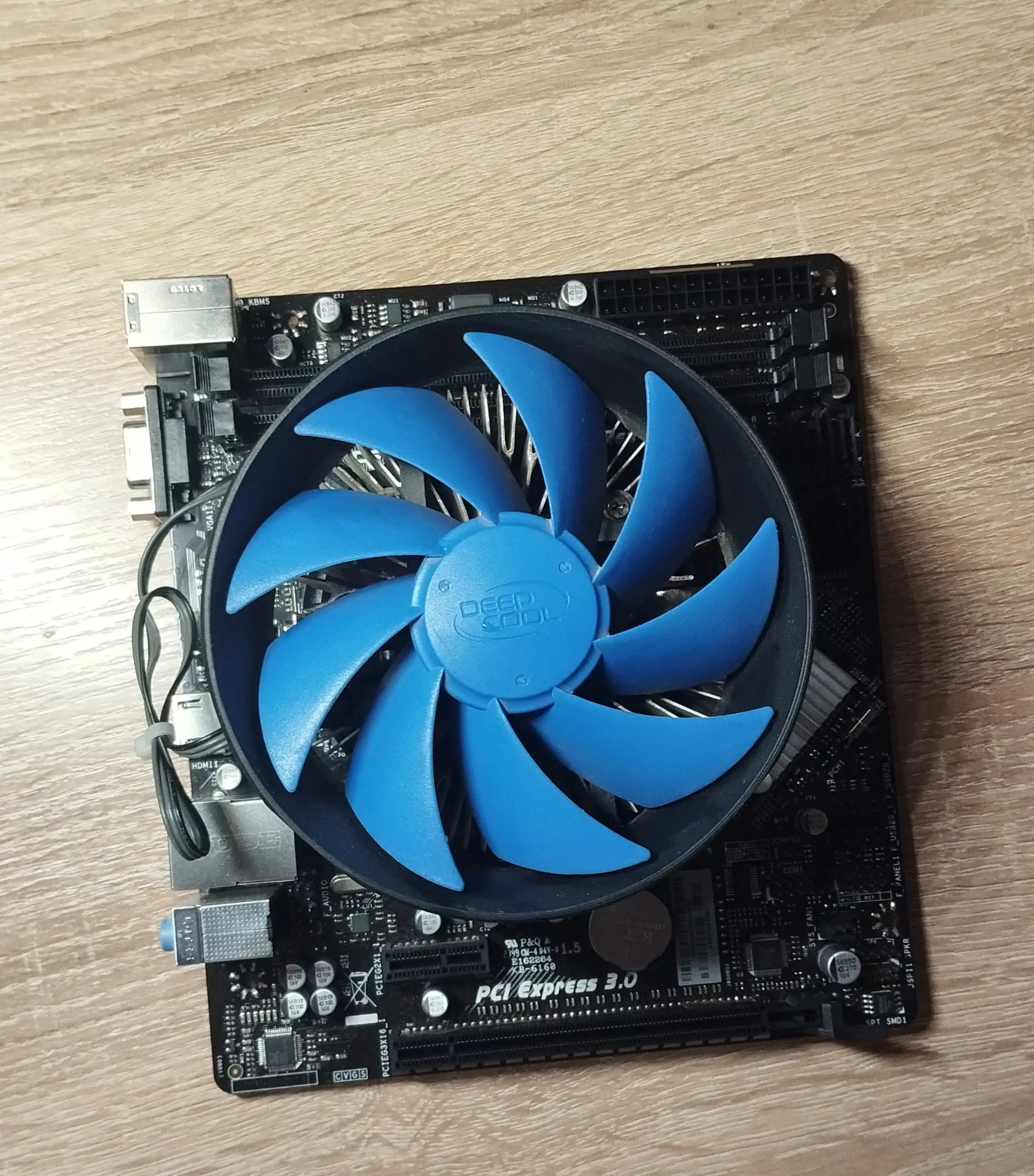 Продам материнскую плату с процессором i3