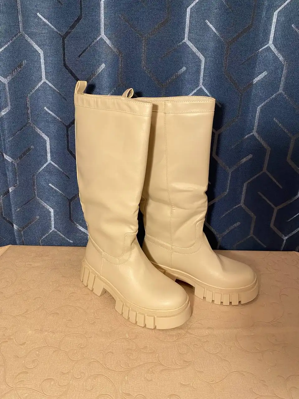 Продам женские зимние сапоги из кожи и меха