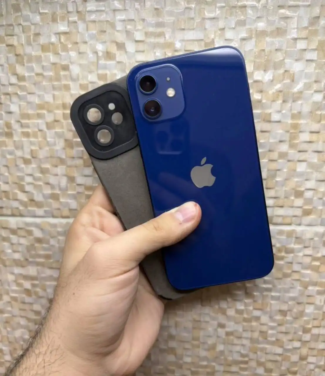 Продажа б/у iPhone моделей 12-15 Pro в разных состояниях