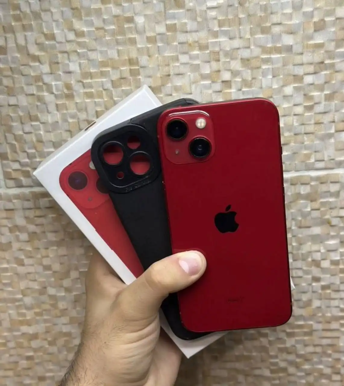 Продажа б/у iPhone моделей 12-15 Pro в разных состояниях