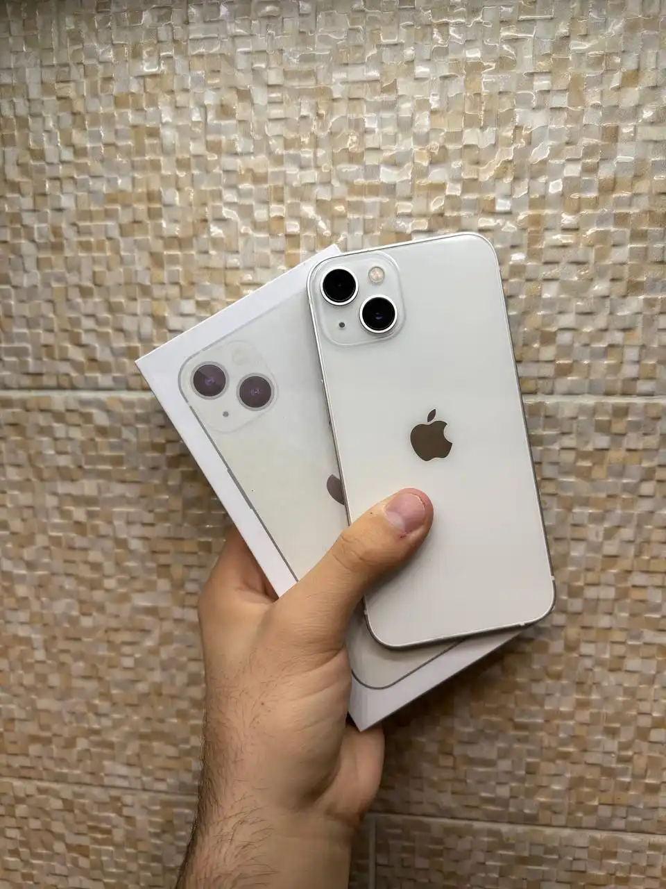 Продажа б/у iPhone моделей 12-15 Pro в разных состояниях