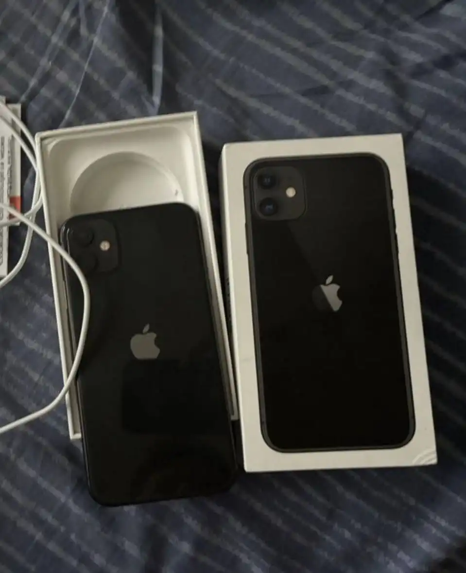 Айфон 11/64гб черный в отличном состоянии