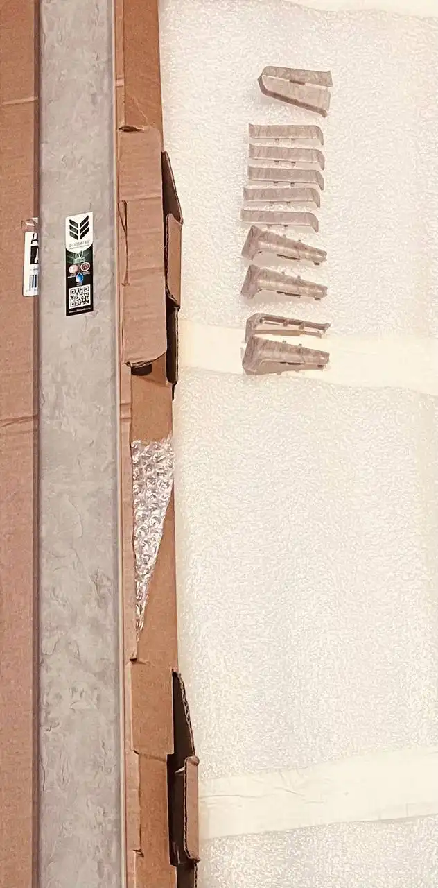 Продам плинтус ПВХ Лофт 7 шт с фурнитурой