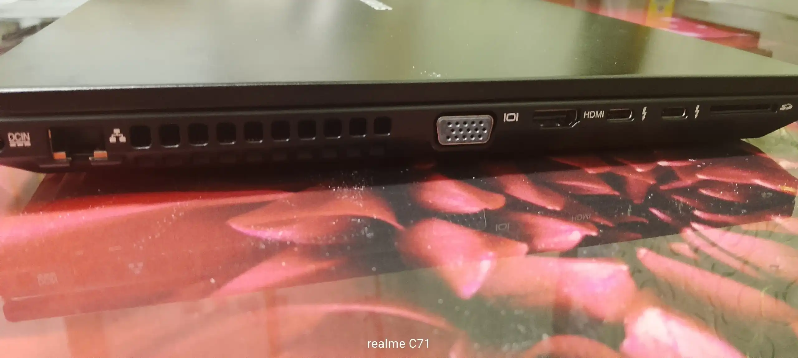 Продаю ноутбук Aquarius в отличном состоянии