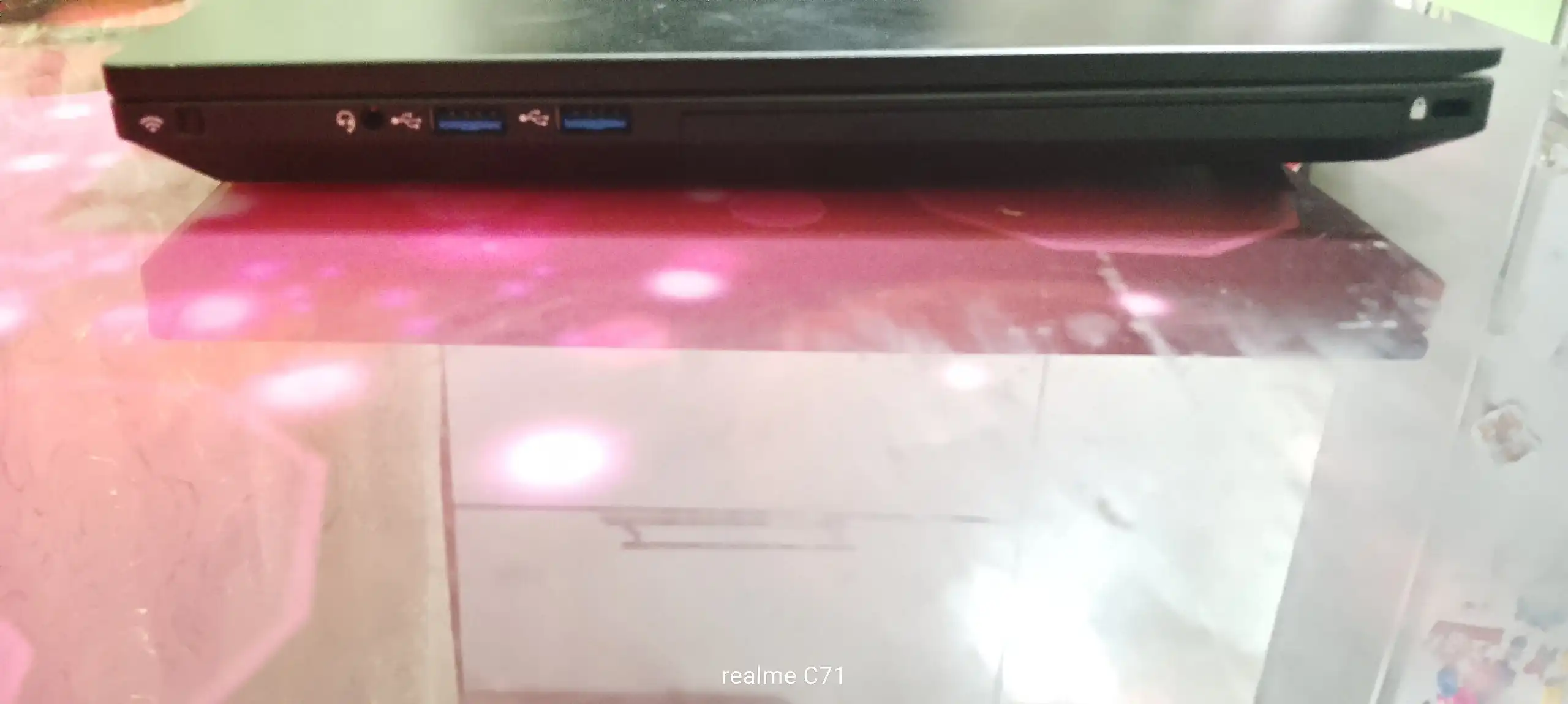 Продаю ноутбук Aquarius в отличном состоянии