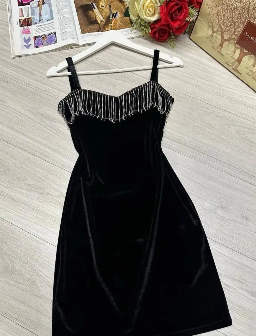 Велюровое платье новое размер 42-44