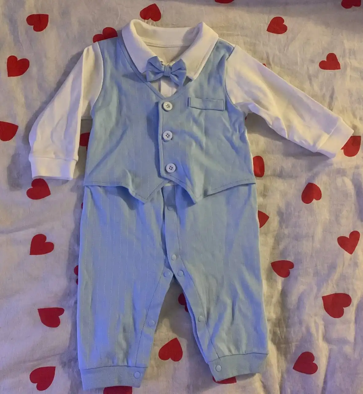 Костюмчик на мальчика 68-74 размер новый