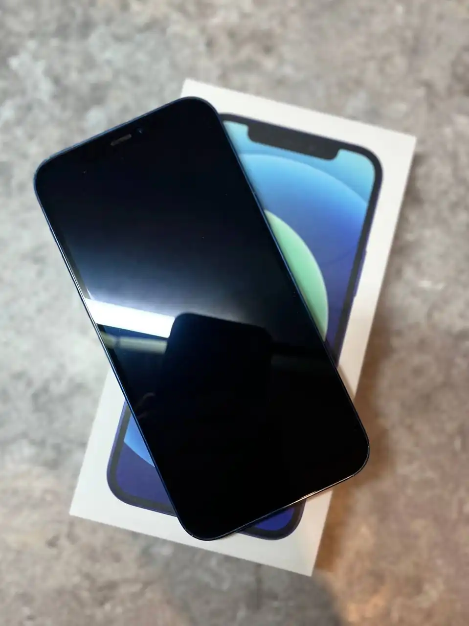 iPhone 12 64 гб в хорошем состоянии