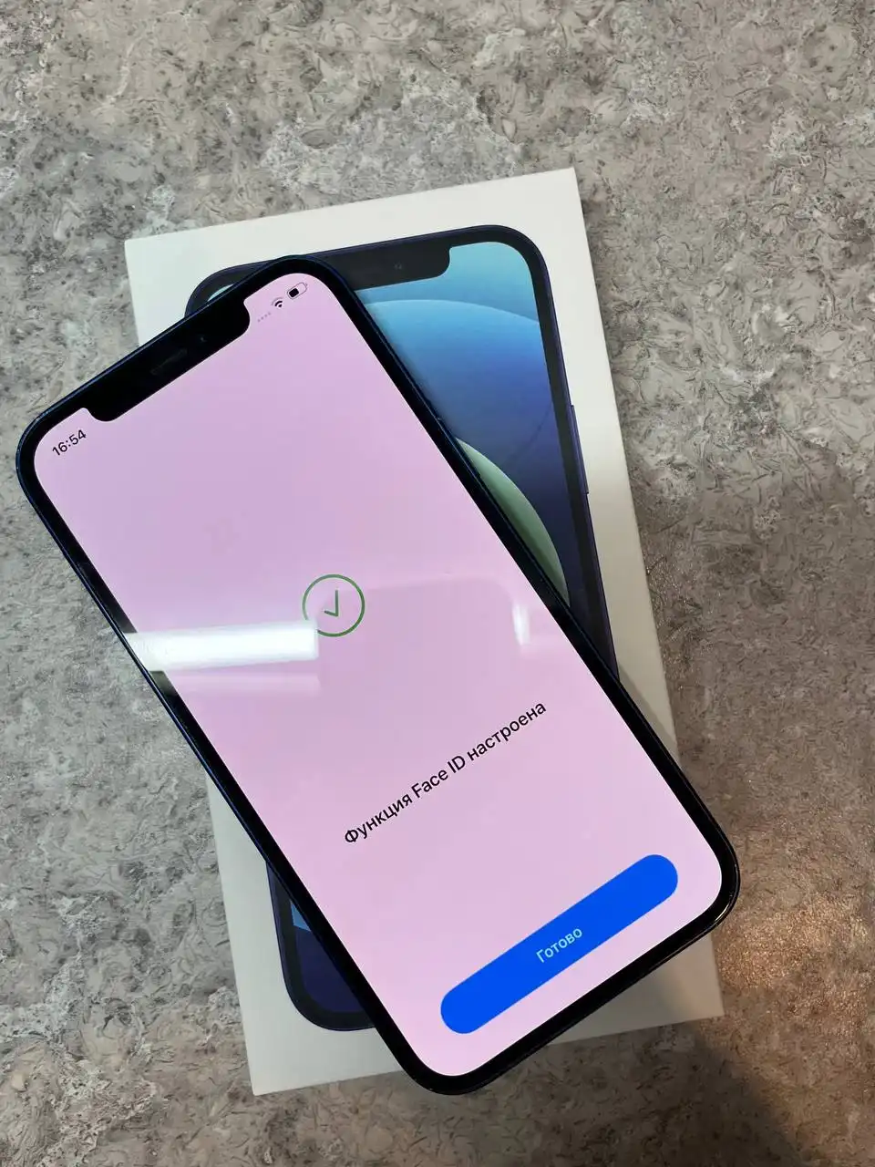 iPhone 12 64 гб в хорошем состоянии