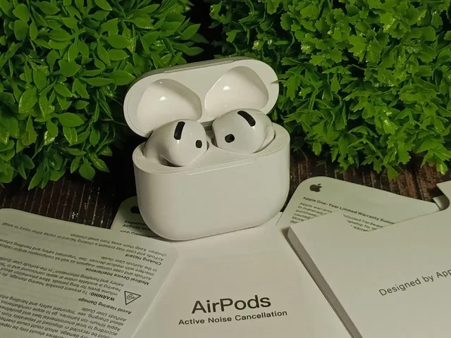 Реплики наушников AirPods 3 и AirPods 4 - Офисная техника в Москва