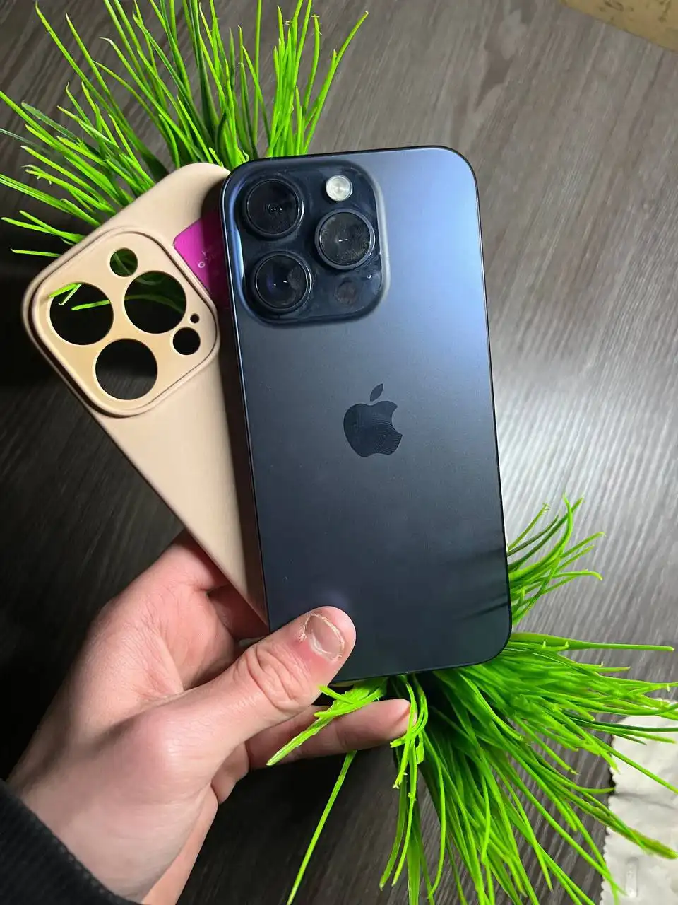 iPhone 15 Pro 128 ГБ с поврежденным экраном - Смартфоны (Электроника) в Иваново