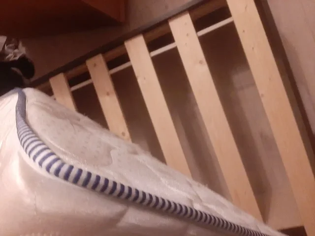 Кровать венге с новыми ламелями - Часы в Иваново