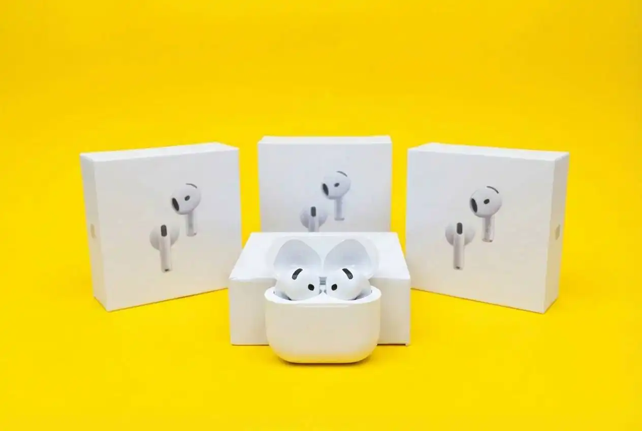 Продажа реплик Apple Airpods 4, Airpods Pro 2 и Apple Watch 10 в Иваново - Наушники и часы (Электроника) в Иваново