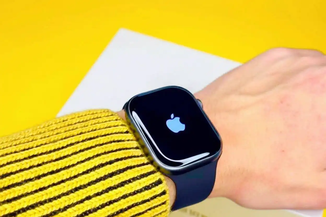 Продажа реплик Apple Airpods 4, Airpods Pro 2 и Apple Watch 10 в Иваново - Наушники и часы (Электроника) в Иваново