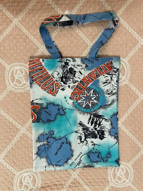 Плотные шопперы с современной расцветкой - Сумки в Иваново