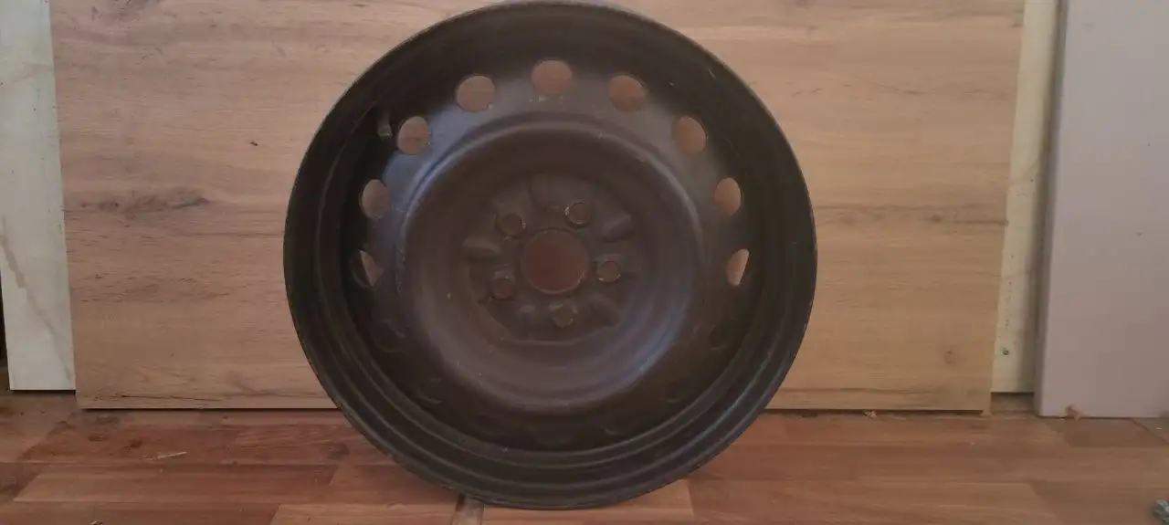 Штампованные диски на Toyota Avensis - Запчасти (Авто) в Иваново