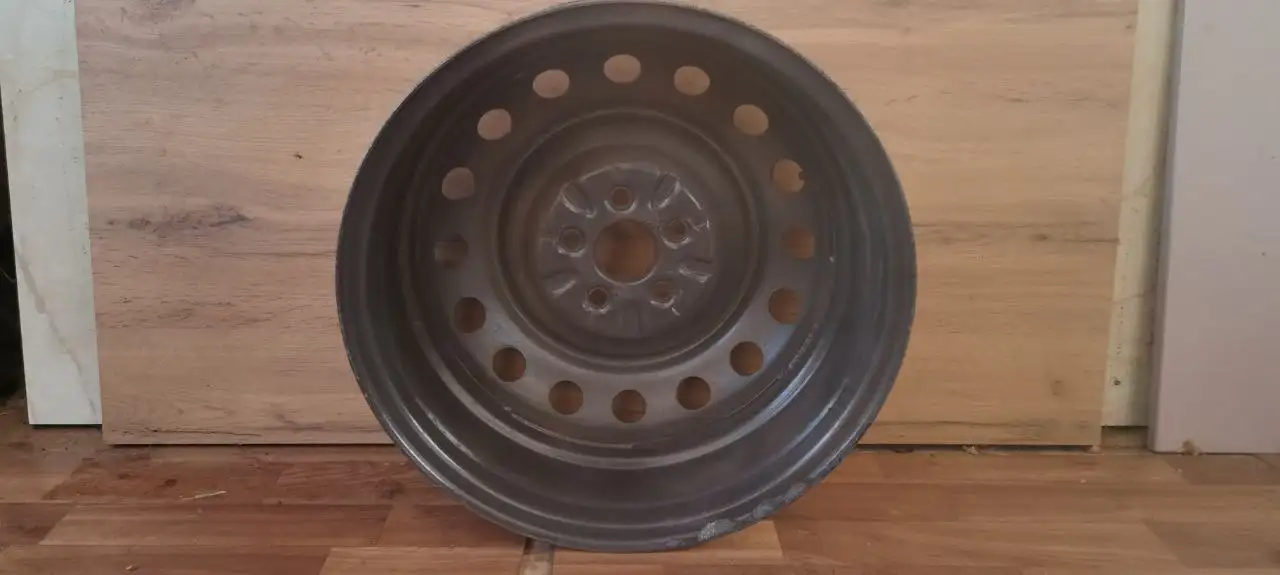 Штампованные диски на Toyota Avensis - Запчасти (Авто) в Иваново