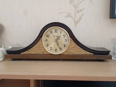 Кварцевые настольные часы - Электроника для красоты в Иваново