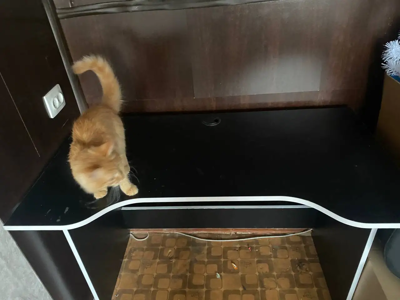 Игровой стол с небольшим сколом - Мебель (Барахолка) в Иваново