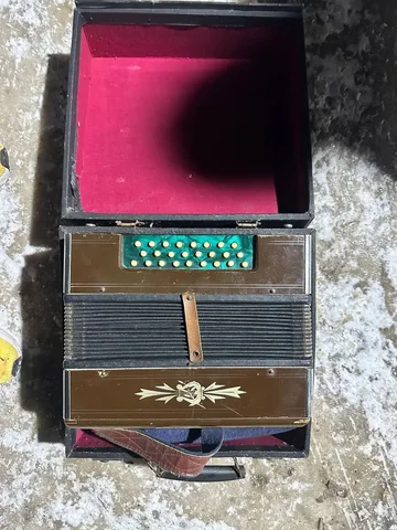 Гармонь Любительская в хорошем состоянии - Рукоделие в Иваново
