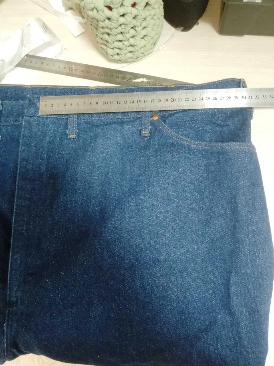 Продам джинсы и кроссовки - Обувь и аксессуары (Одежда) в Иваново