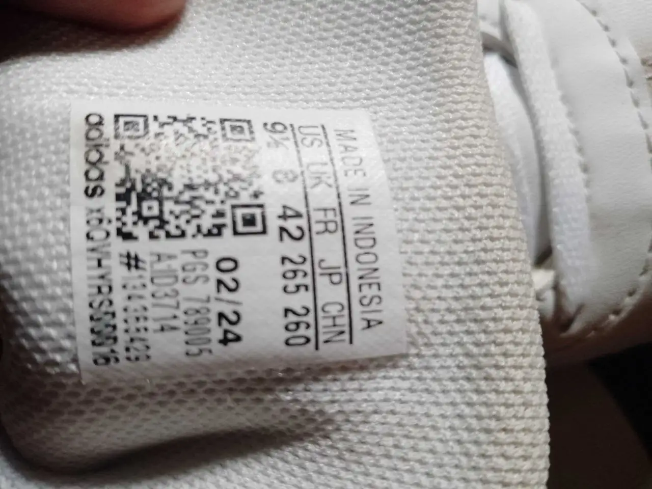 Продам джинсы и кроссовки - Обувь и аксессуары (Одежда) в Иваново