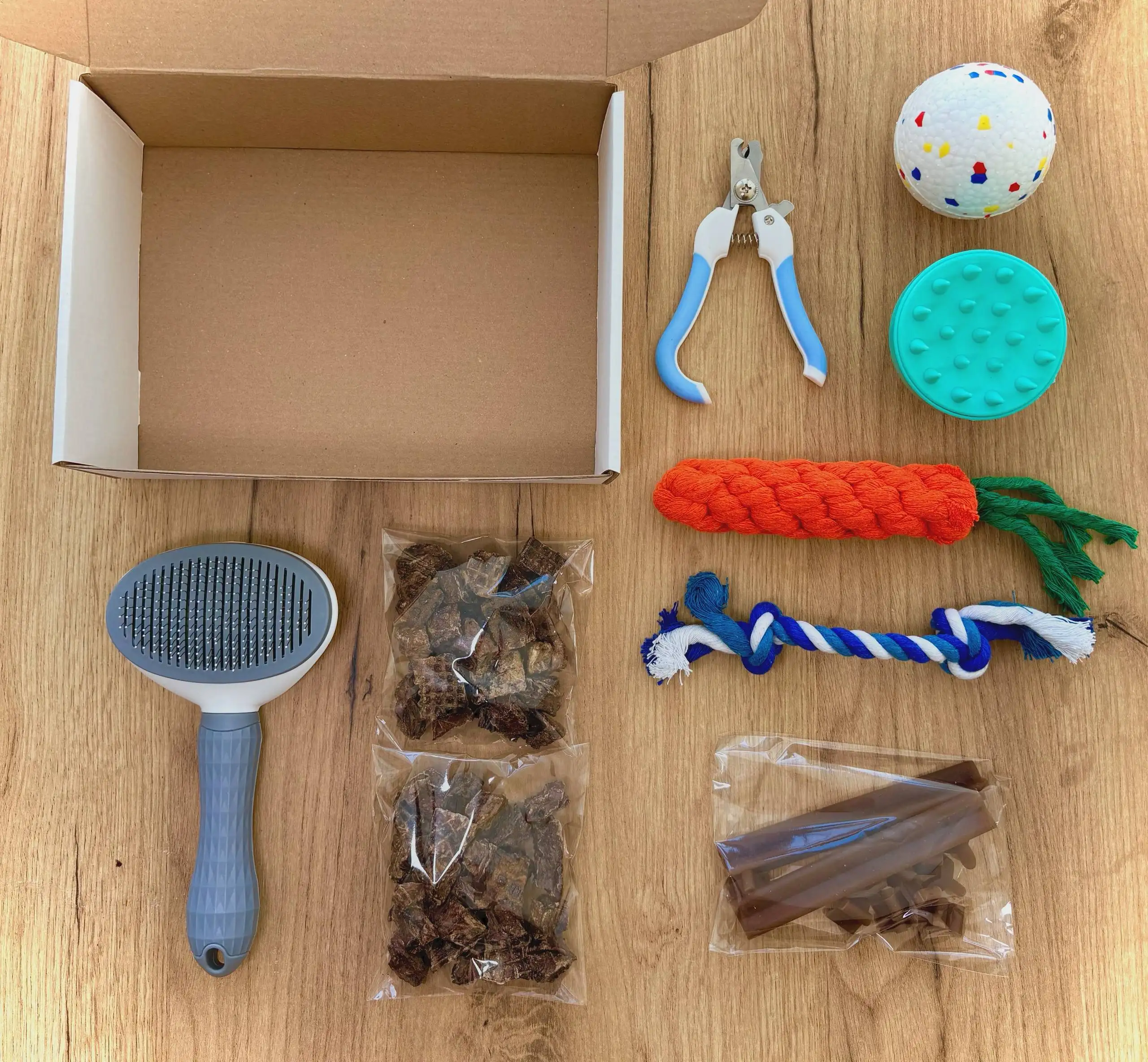 Подарочный бокс для собак с игрушками, лакомствами и средствами ухода - Товары для животных (Барахолка) в Иваново