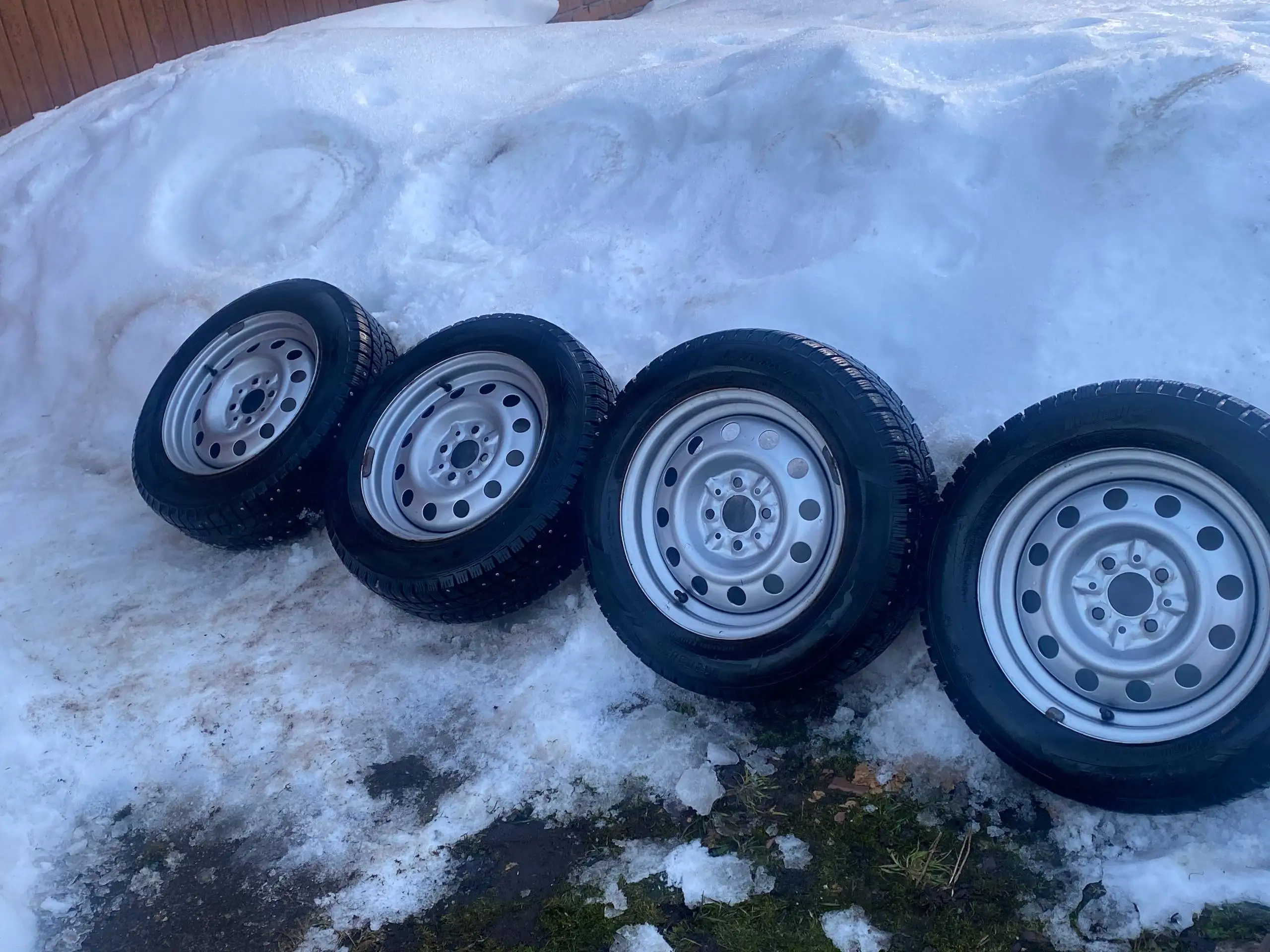 Шины 175/65/r14 вазовская разболтовка - Шины и диски (Запчасти) в Иваново