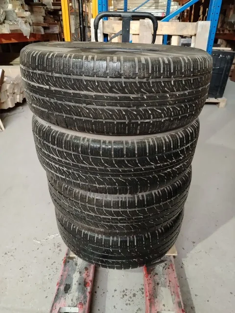 Комплект летних шин 235/65 R17 - Автоаксессуары в Иваново